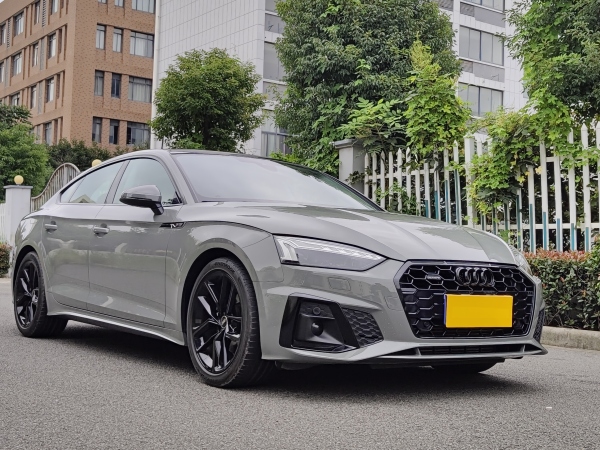 奥迪 奥迪A5  2023款 Sportback 40 TFSI 时尚动感型