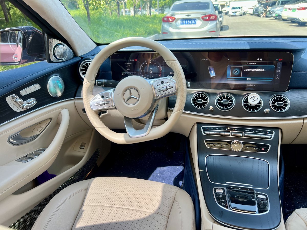 奔馳 奔馳E級  2020款 改款 E 300 L 時尚型圖片