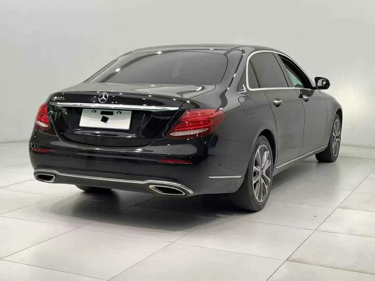 奔馳 奔馳GLE  2020款  GLE 350 4MATIC 時(shí)尚型圖片