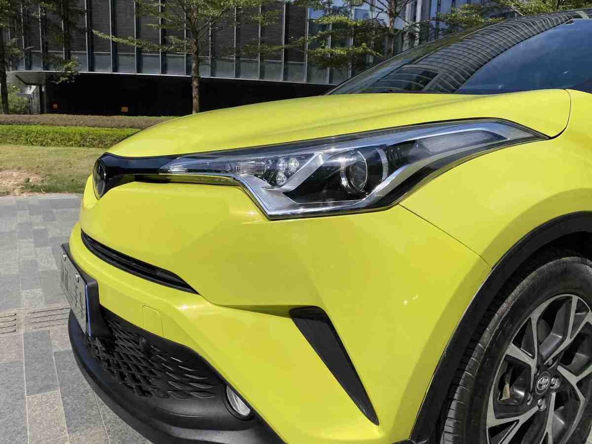 豐田 C-HR  2018款 2.0L 領(lǐng)先天窗版 國VI圖片