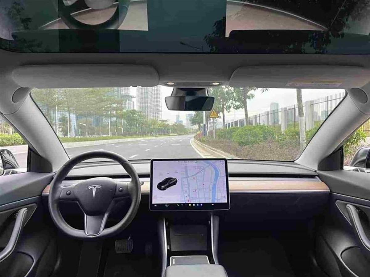 特斯拉 Model 3  2019款 標準續(xù)航后驅(qū)升級版圖片