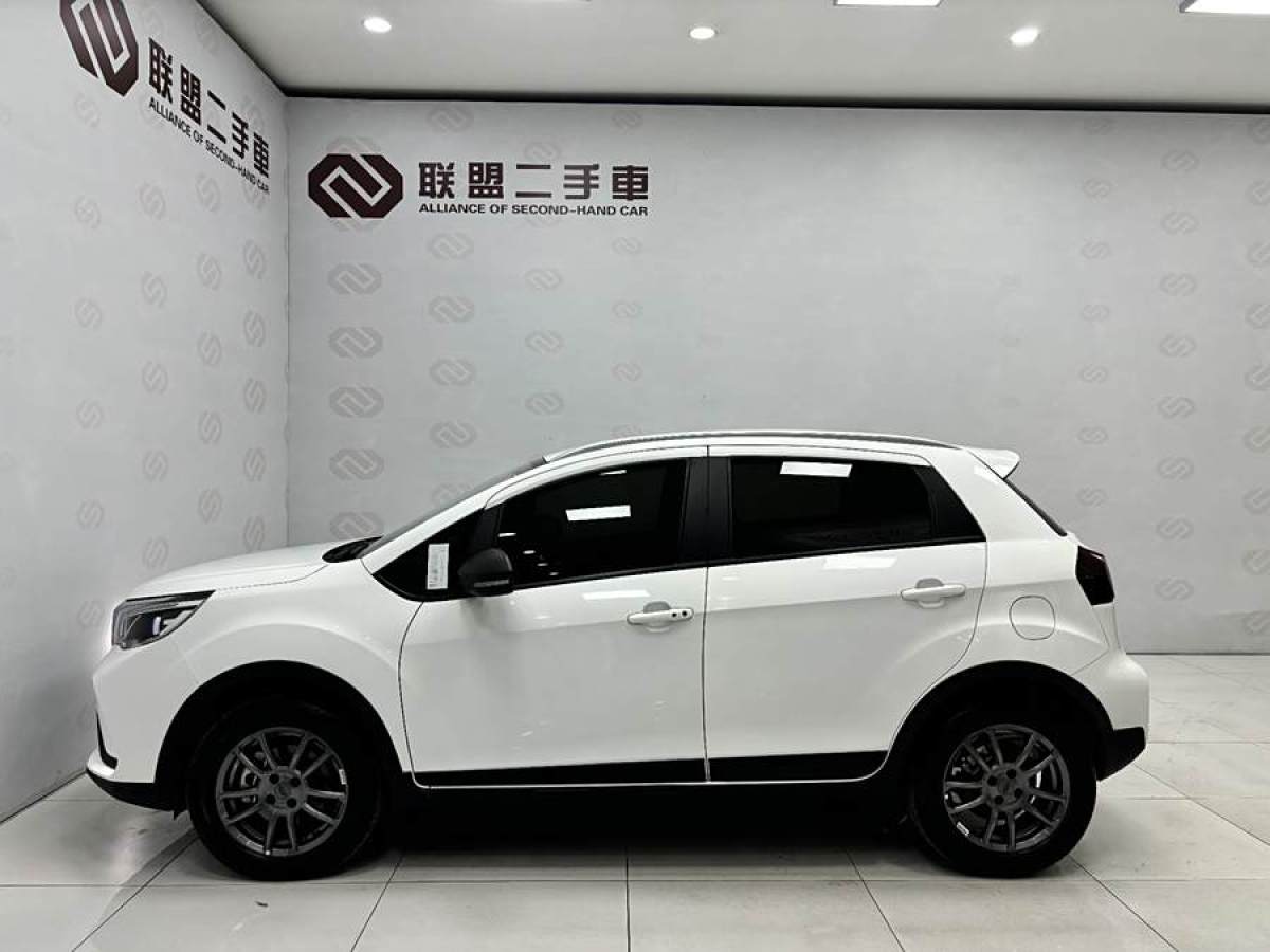 吉利 遠(yuǎn)景X3  2021款 PRO 1.5L CVT尊貴型圖片