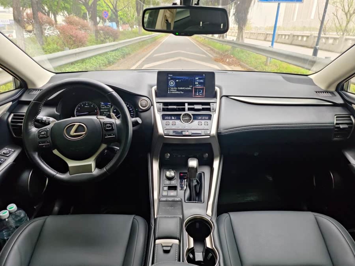 雷克薩斯 NX  2018款 300 前驅(qū) 鋒行版圖片