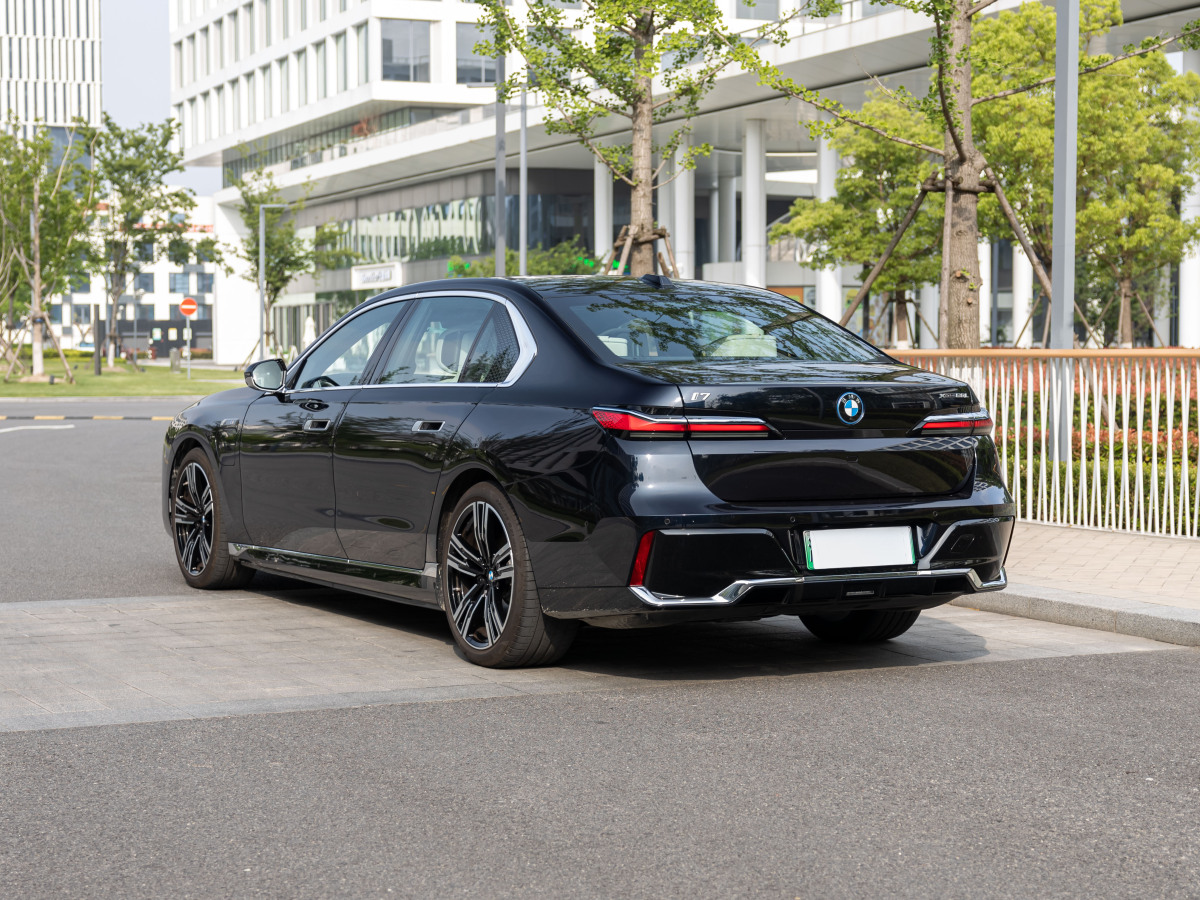 寶馬 寶馬i7  2023款 xDrive60L M運動套裝圖片
