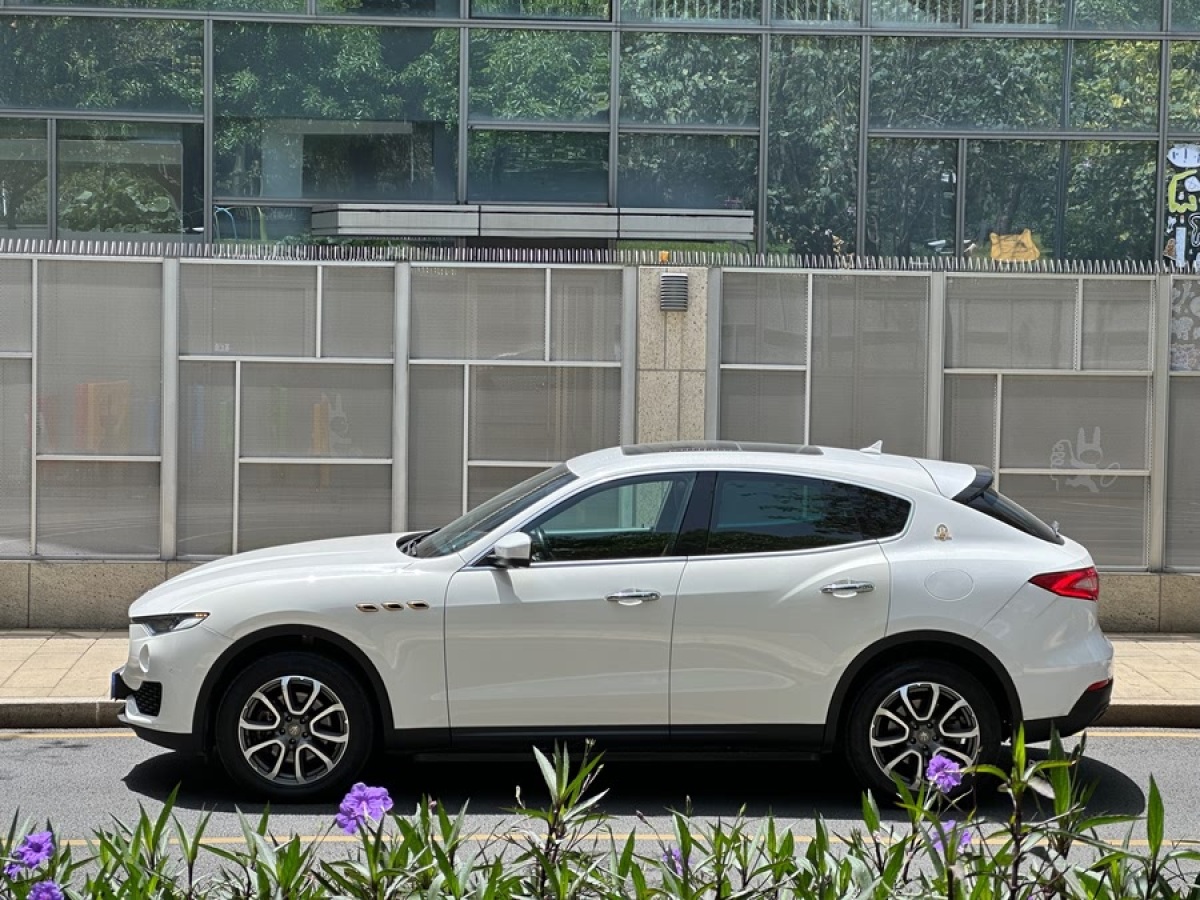 瑪莎拉蒂 Levante  2019款 3.0T 350Hp 標(biāo)準(zhǔn)版 國(guó)VI圖片