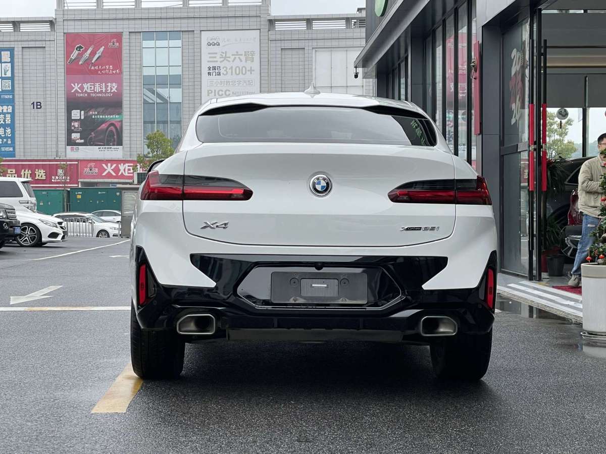 宝马 宝马X4  2022款 xDrive 25i M运动套装图片