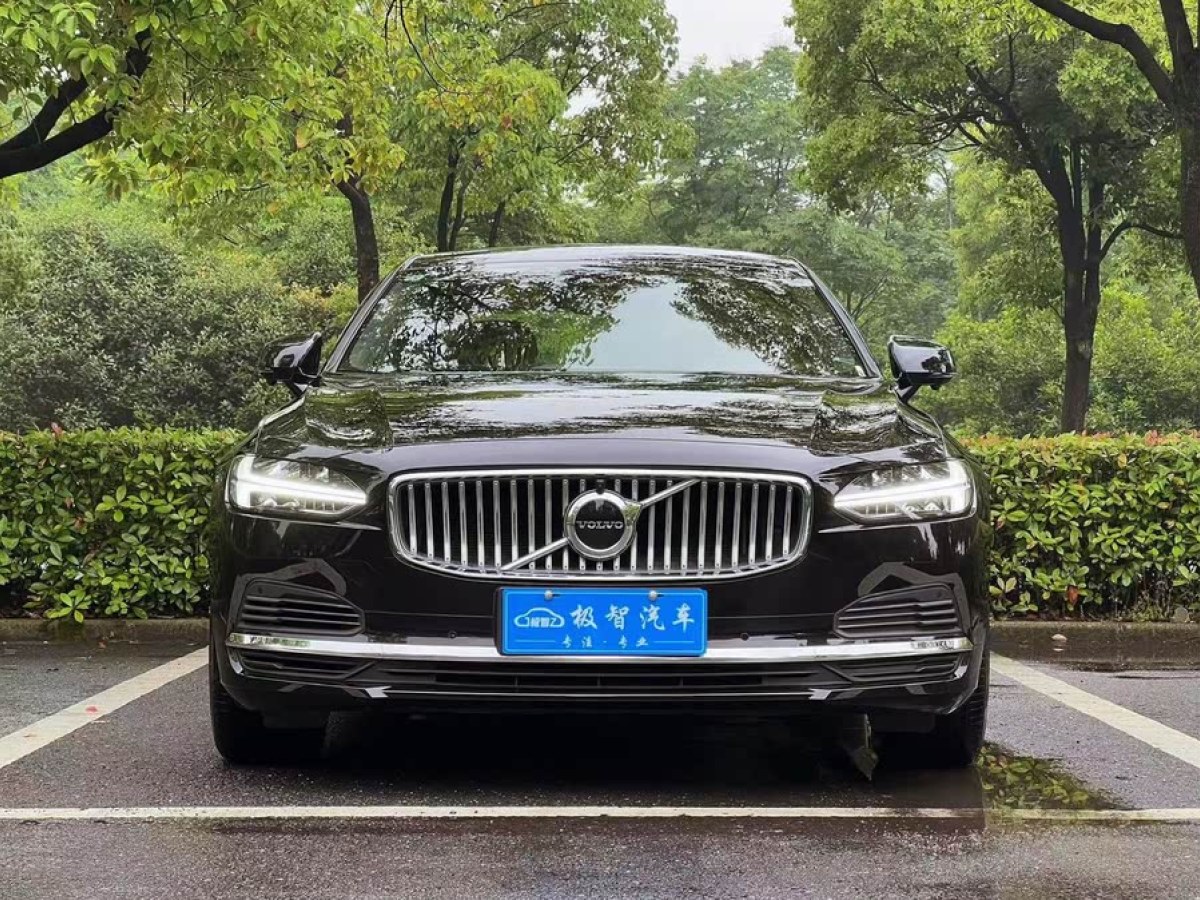 沃爾沃 S90新能源  2025款 插電式混動(dòng) 四驅(qū)長(zhǎng)續(xù)航智逸豪華版圖片