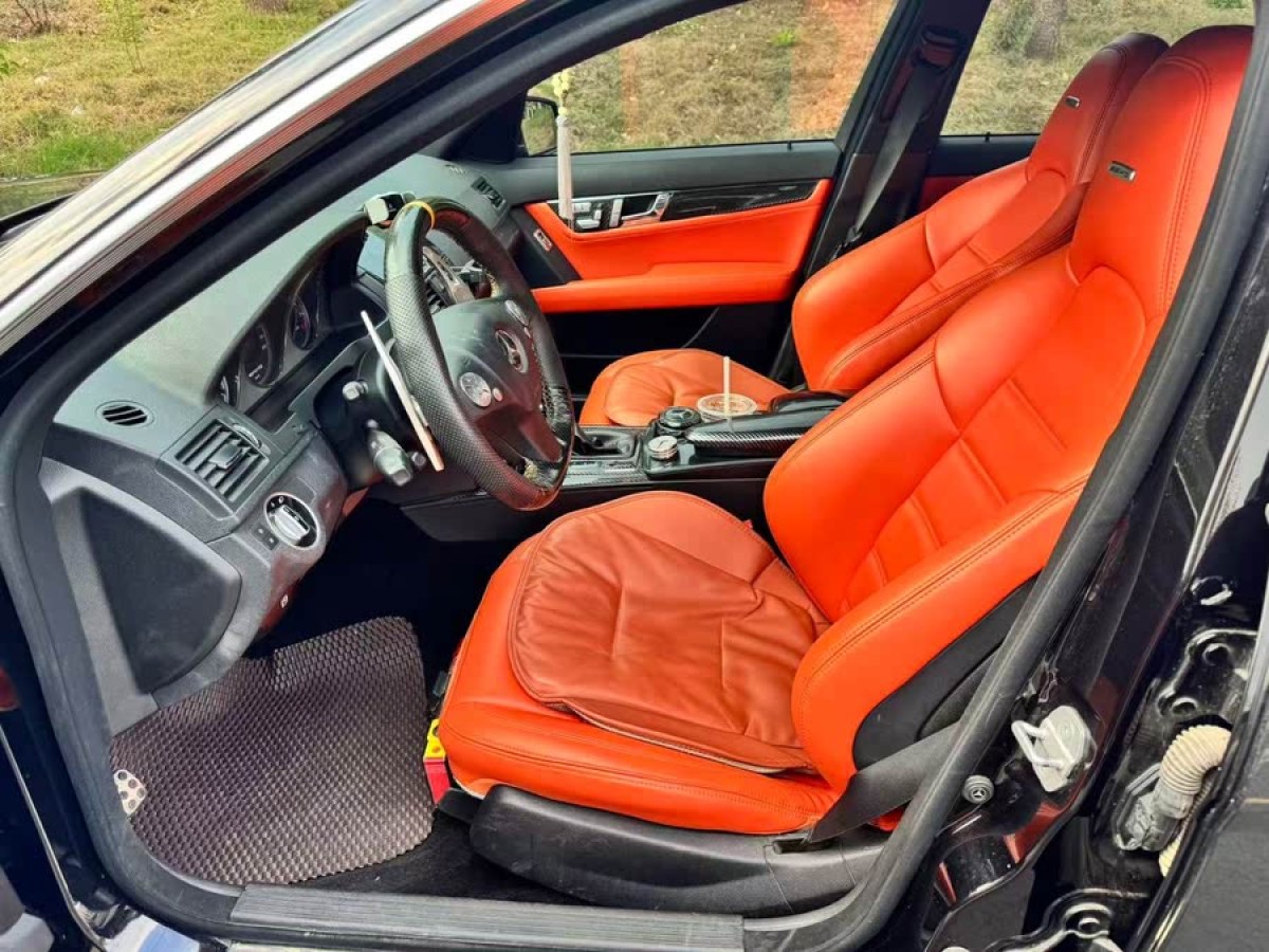 奔馳 奔馳C級(jí)AMG  2010款 AMG C 63 動(dòng)感型增強(qiáng)版圖片