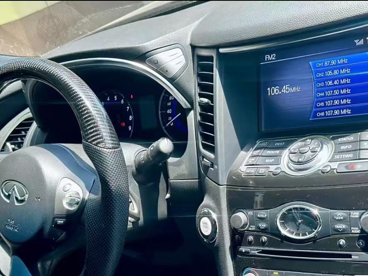 英菲尼迪 QX70  2015款 3.7L 絕影版圖片