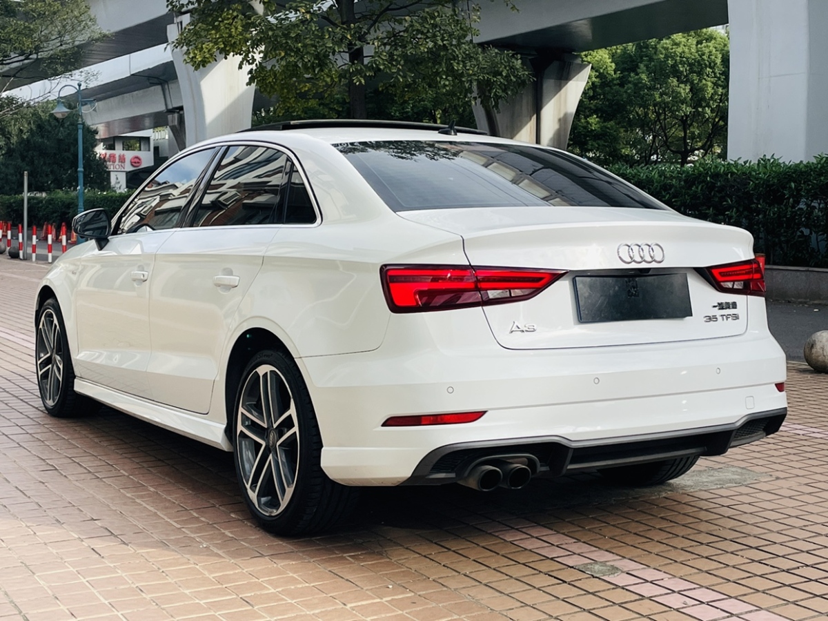 奧迪 奧迪A3  2019款 Limousine 35 TFSI 運(yùn)動(dòng)型 國(guó)V圖片