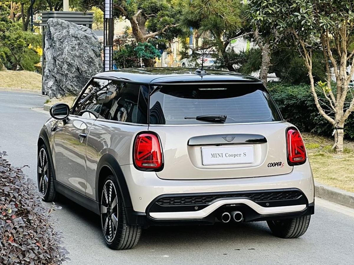 MINI MINI  2023款 改款 2.0T COOPER S 藝術(shù)家圖片