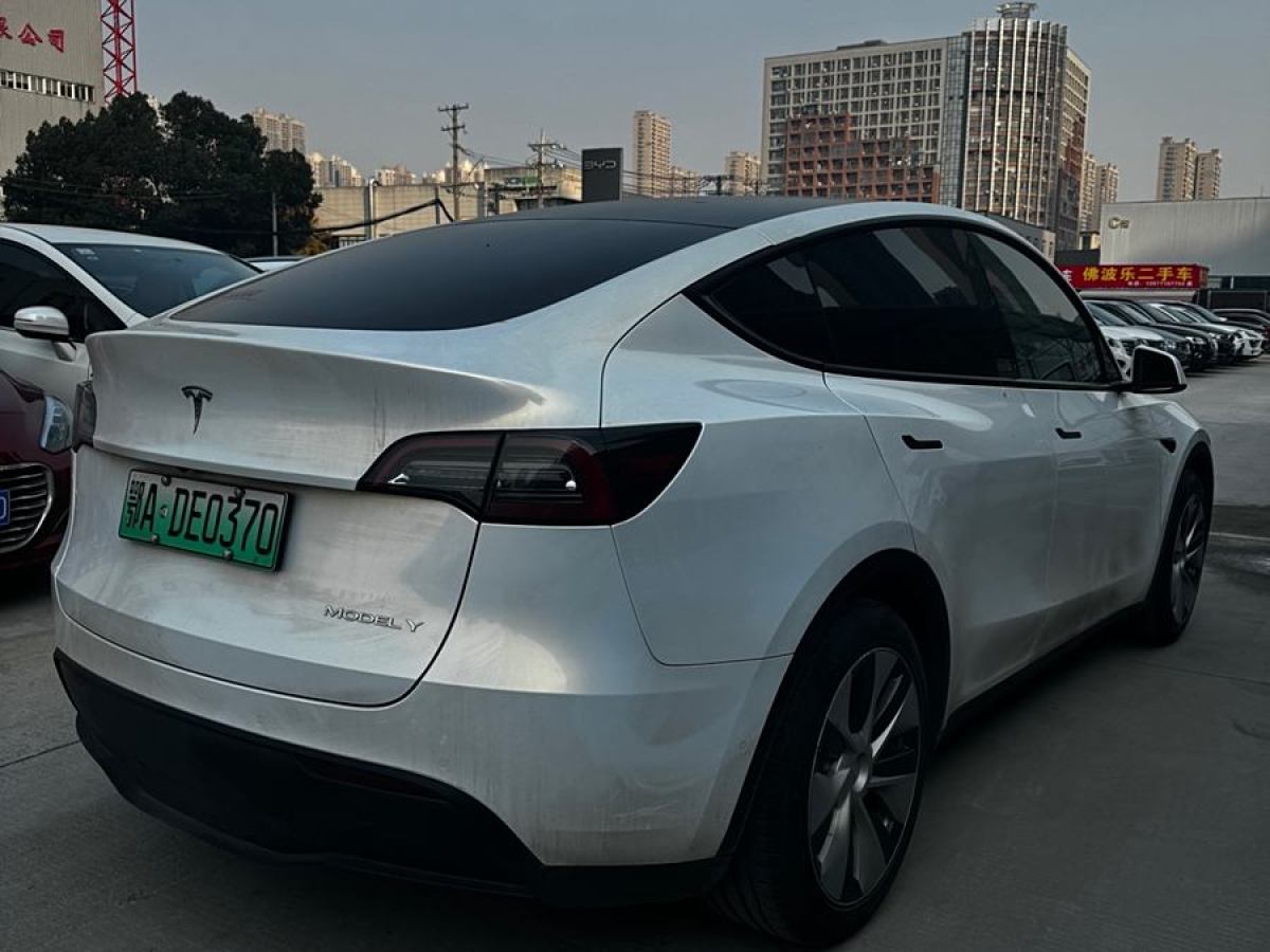 特斯拉 Model 3  2021款 改款 標(biāo)準(zhǔn)續(xù)航后驅(qū)升級版圖片