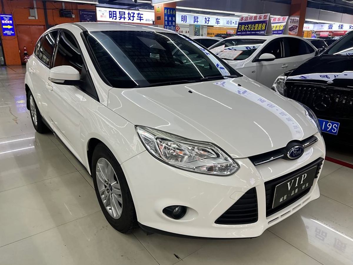 福特 ?？怂? 2012款 兩廂 1.6L 自動(dòng)舒適型圖片