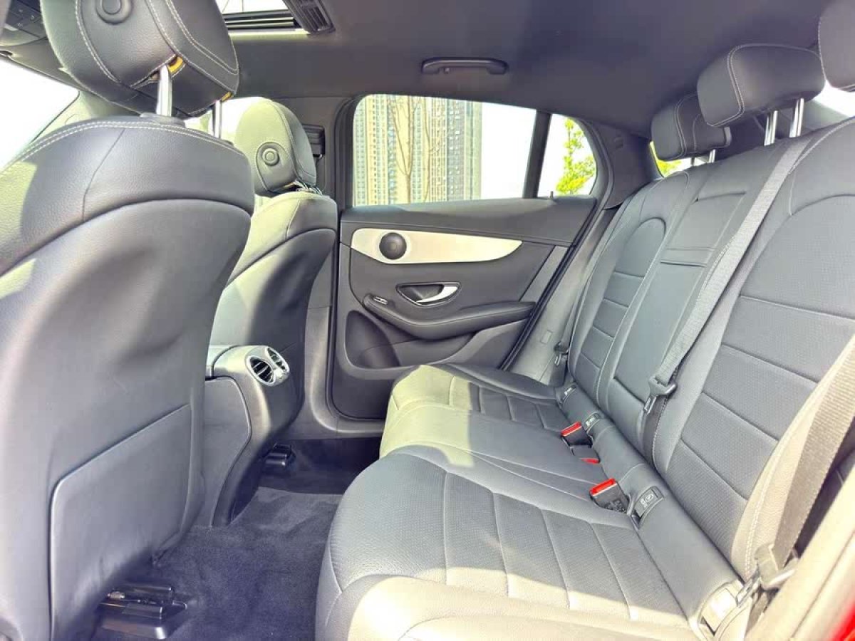 奔馳 奔馳GLC  2023款 改款 GLC 260 4MATIC 轎跑SUV圖片