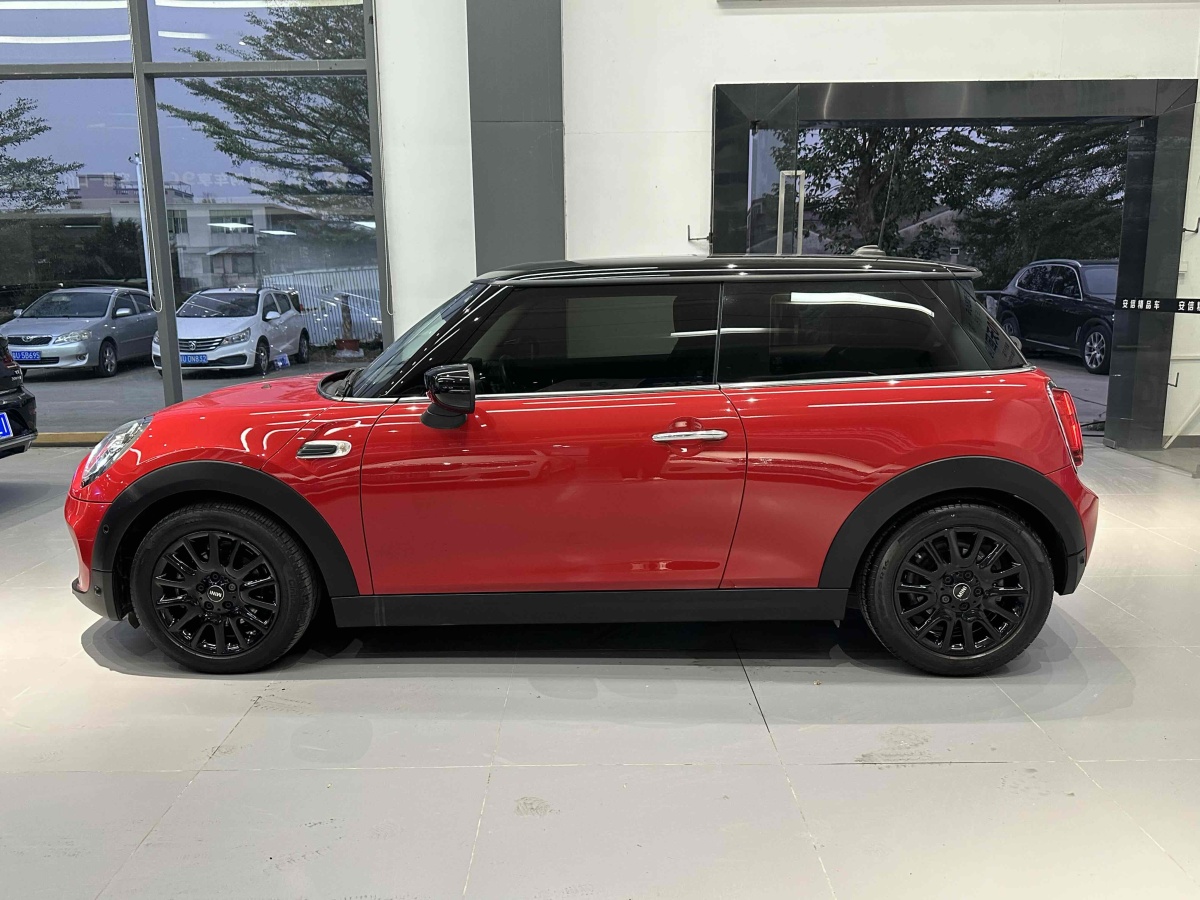 MINI MINI  2021款 1.5T COOPER 經(jīng)典派圖片