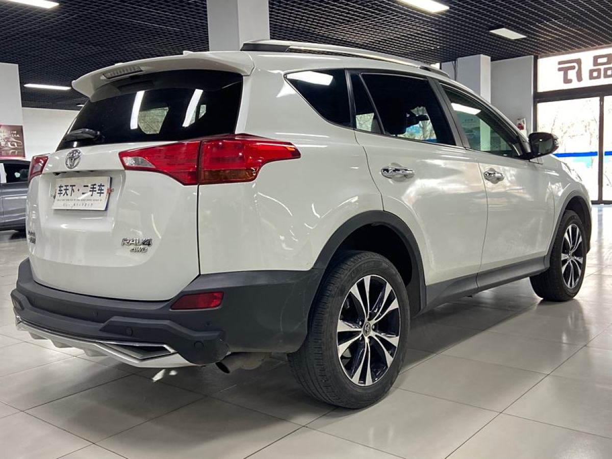 2015年6月豐田 RAV4榮放  2015款 2.5L 自動四驅(qū)精英版