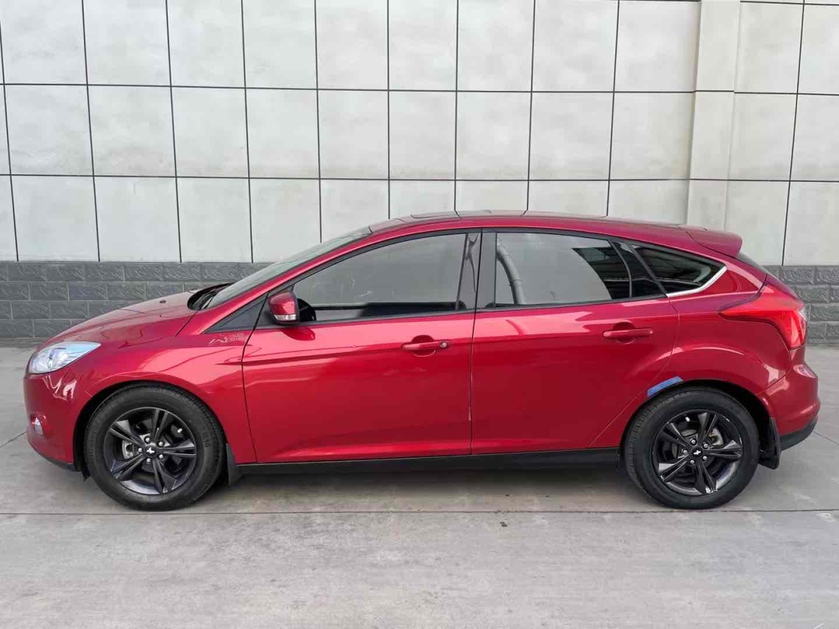福特 ?？怂? 2015款 兩廂 1.6L 自動(dòng)風(fēng)尚型圖片
