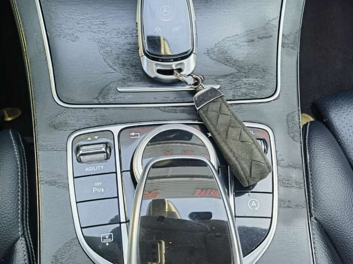 2015年3月奔驰 奔驰C级  2015款 改款 C 200 L 运动型