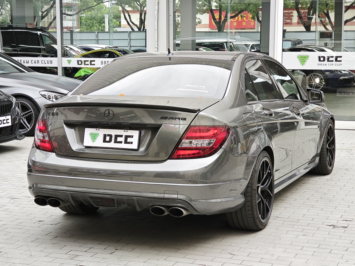 奔馳 奔馳C級(jí)AMG  2010款 AMG C 63 高性能版圖片