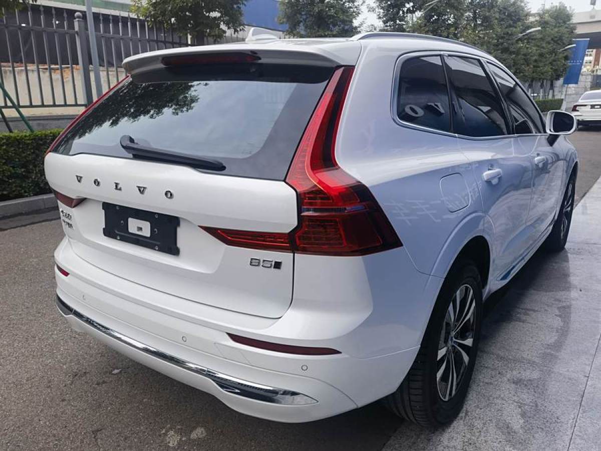 沃爾沃 XC60  2023款 B5 四驅(qū)智逸豪華版圖片