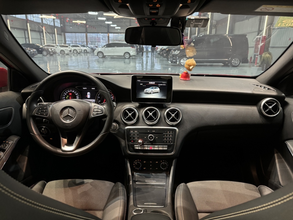 2017年8月奔驰 奔驰A级  2016款 A 200 动感型