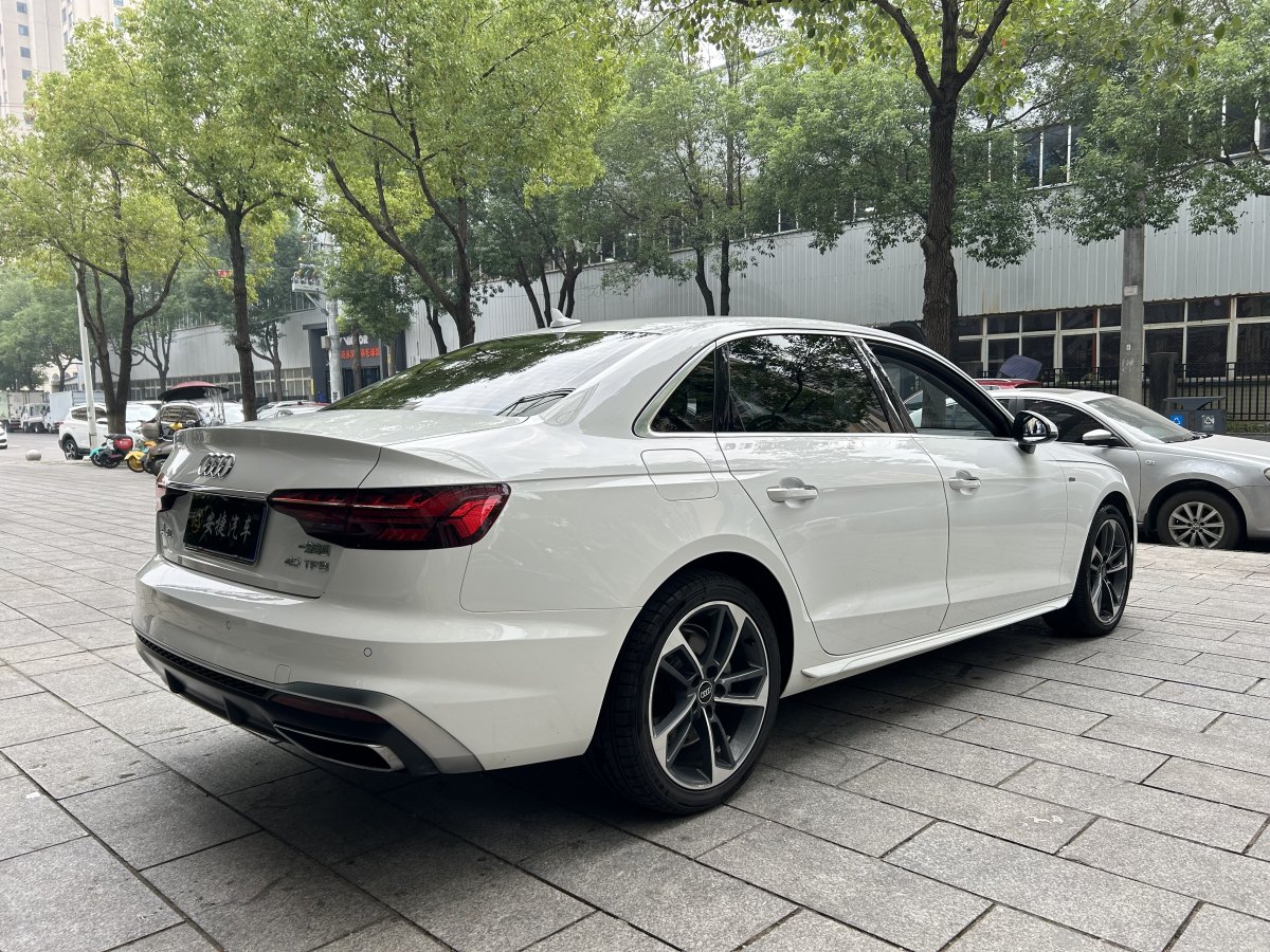 奧迪 奧迪A4L  2022款 40 TFSI 時(shí)尚動(dòng)感型圖片