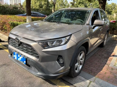 2021年3月 豐田 RAV4 榮放 2.0L CVT兩驅(qū)風尚版圖片