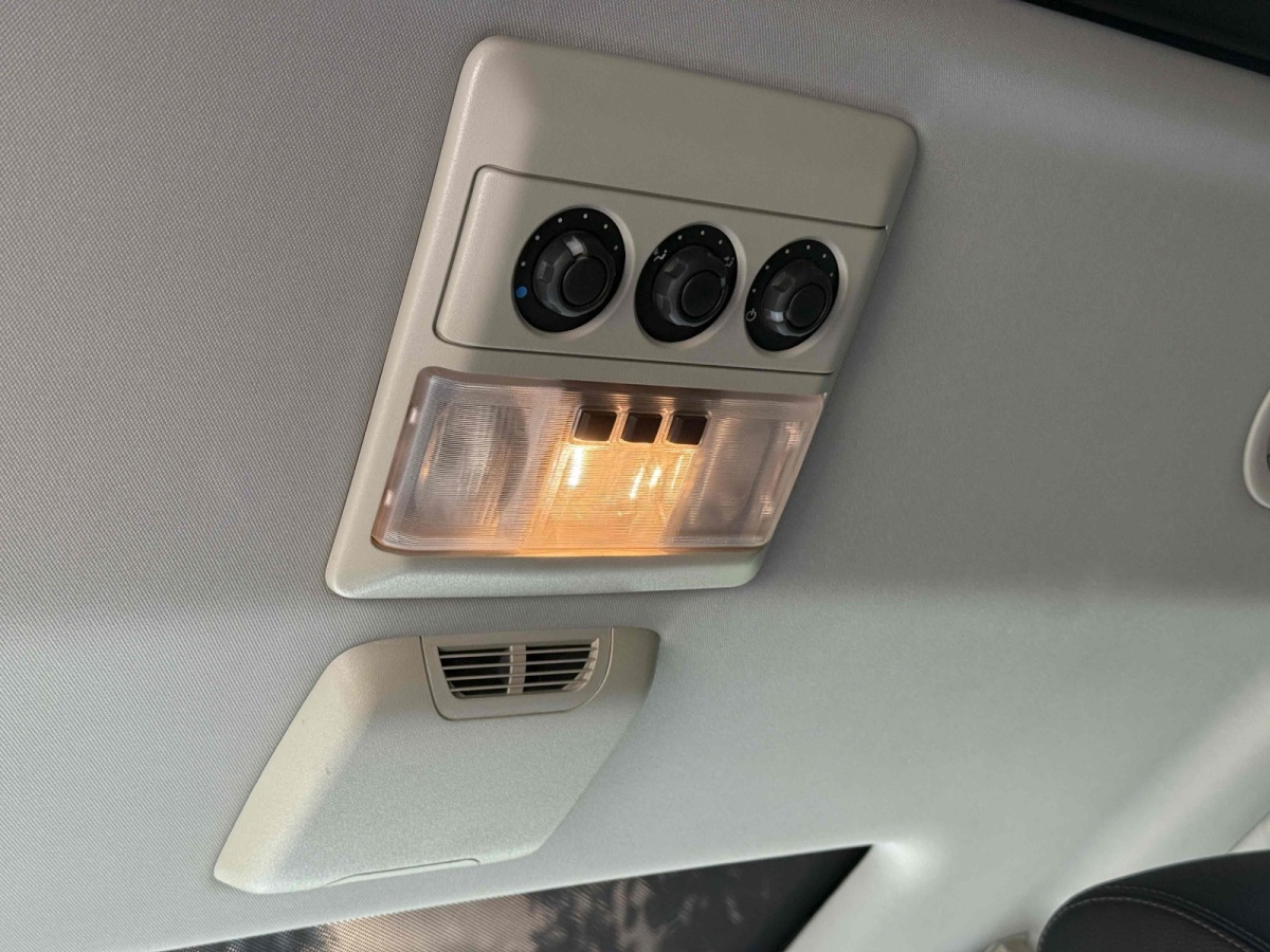 路虎 發(fā)現(xiàn)  2015款 3.0 V6 SC HSE Luxury圖片