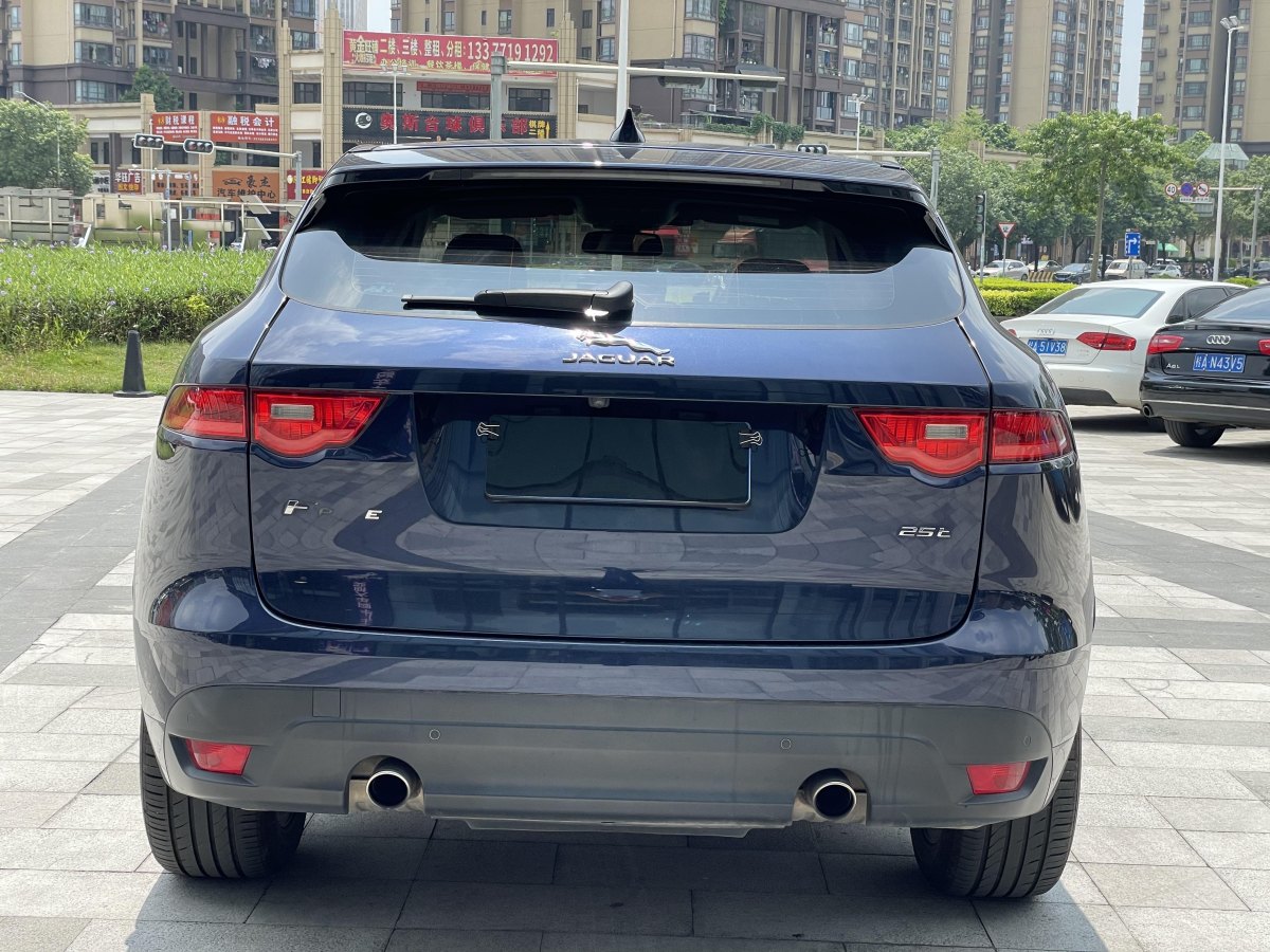 捷豹 F-PACE  2016款 2.0T 兩驅(qū)R-Sport運動版圖片