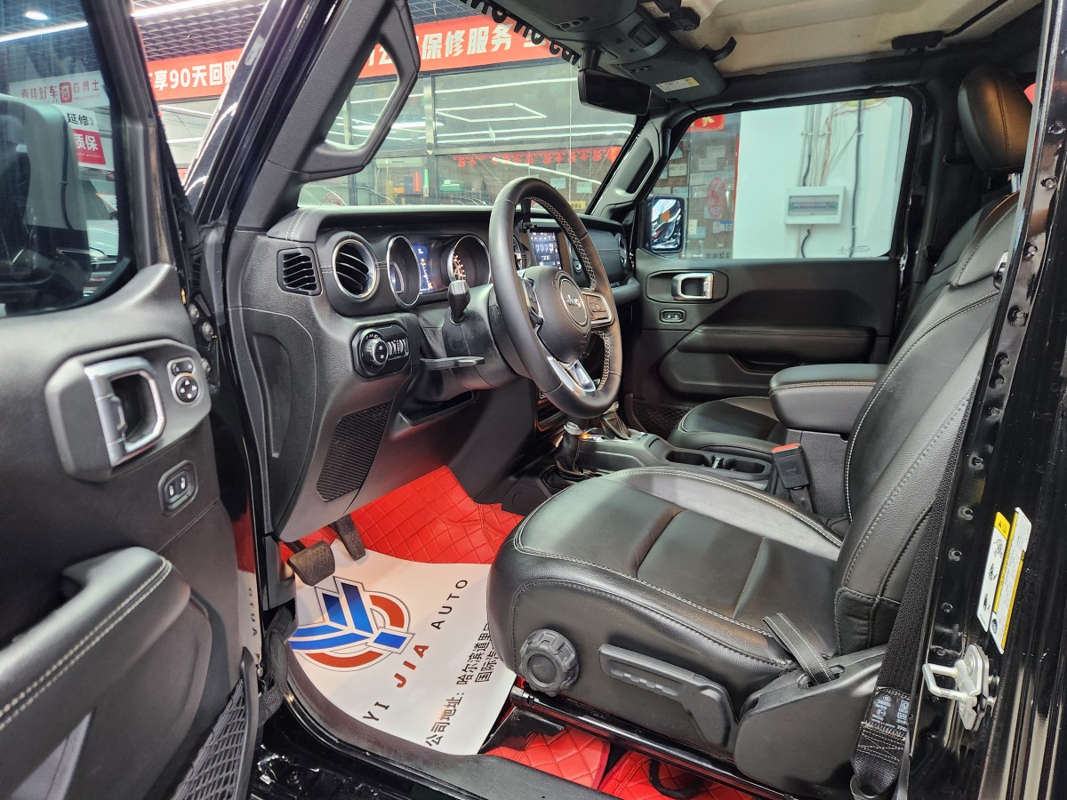 Jeep 牧馬人  2019款 2.0T Sahara 四門版 國(guó)VI圖片