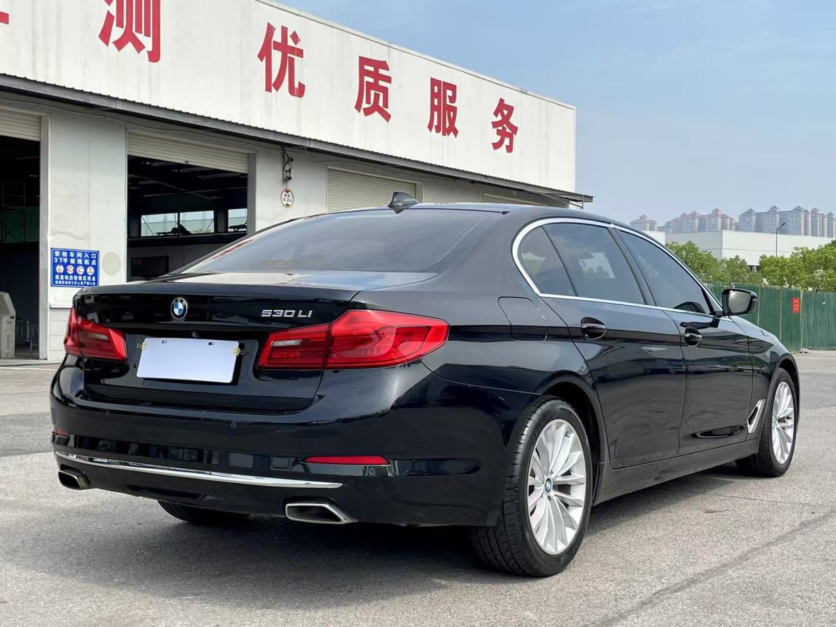 寶馬 寶馬5系  2019款  改款 530Li 領(lǐng)先型 豪華套裝圖片