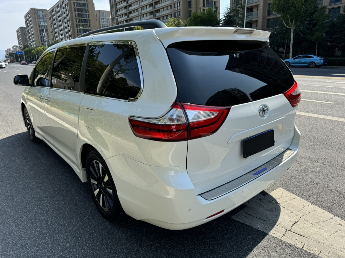 豐田 塞納  2015款 3.5L 兩驅(qū)LE圖片