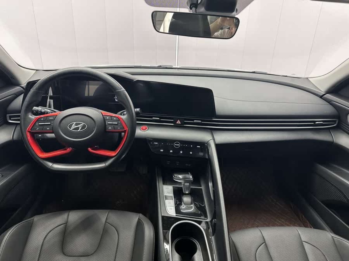 現(xiàn)代 伊蘭特  2021款 1.5L LUX尊貴版圖片