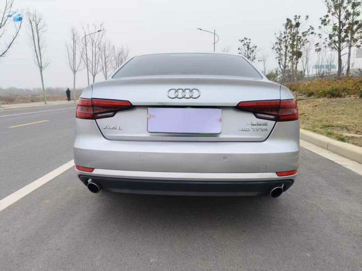 奧迪 奧迪A4L  2017款 A4L 40TFSI 時(shí)尚型圖片