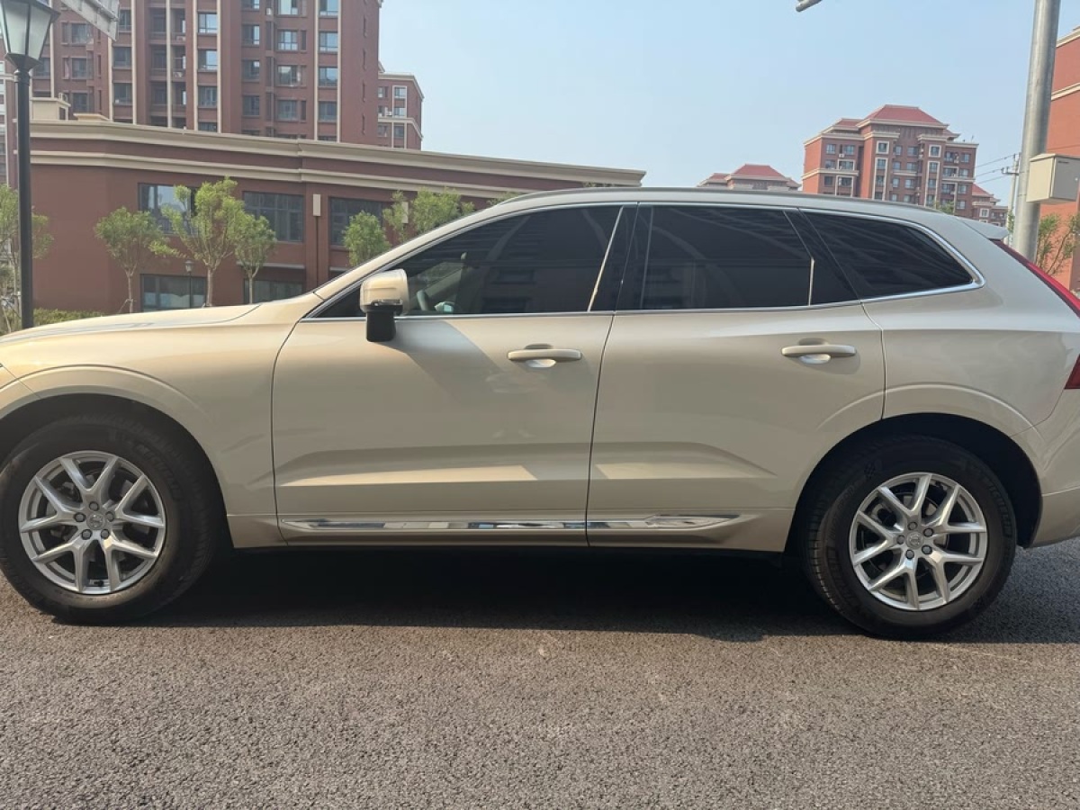 沃爾沃 XC60  2021款 T5 四驅(qū)智逸豪華版圖片