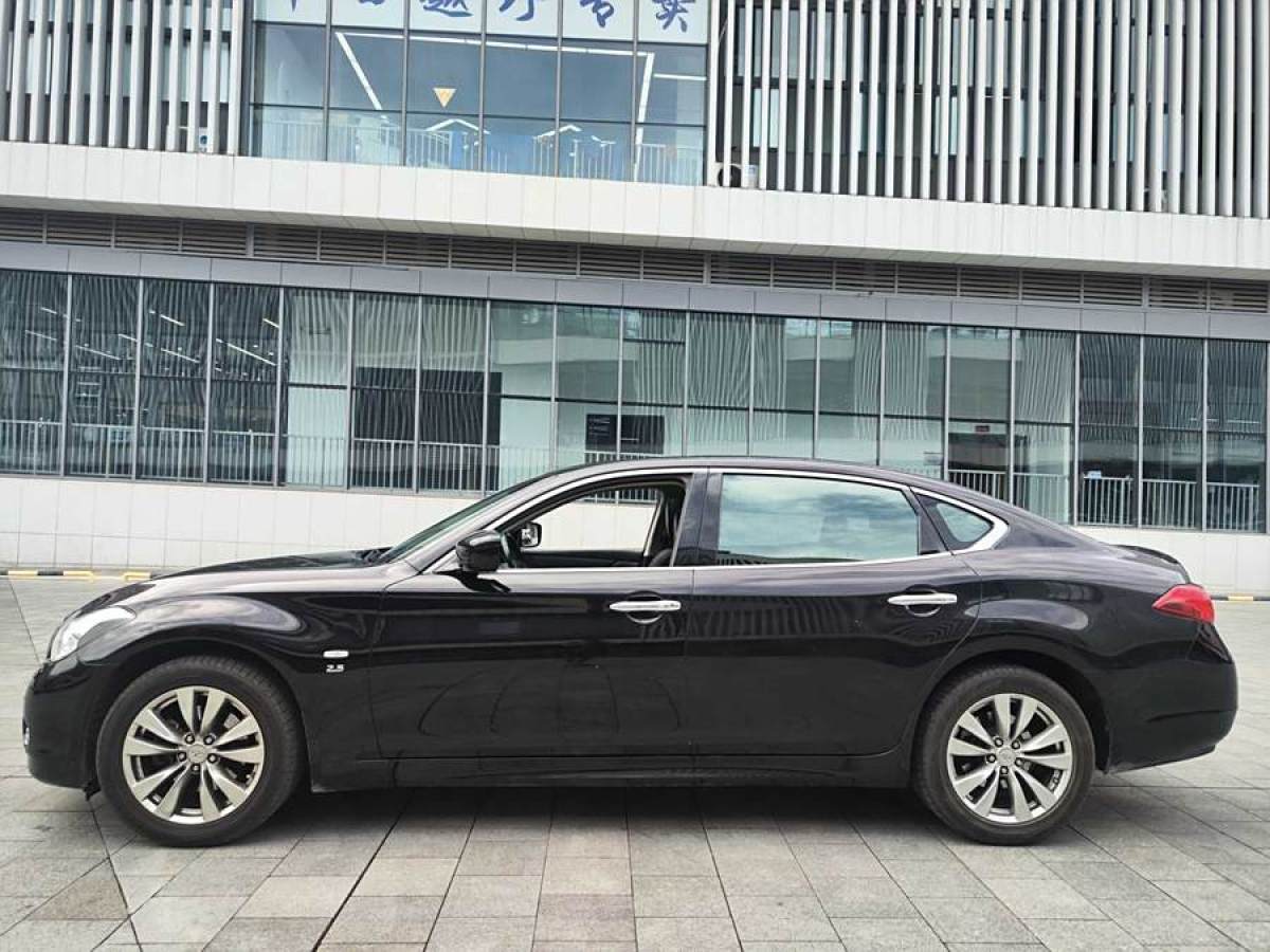 英菲尼迪 Q70  2013款 Q70L 2.5L 雅致版圖片