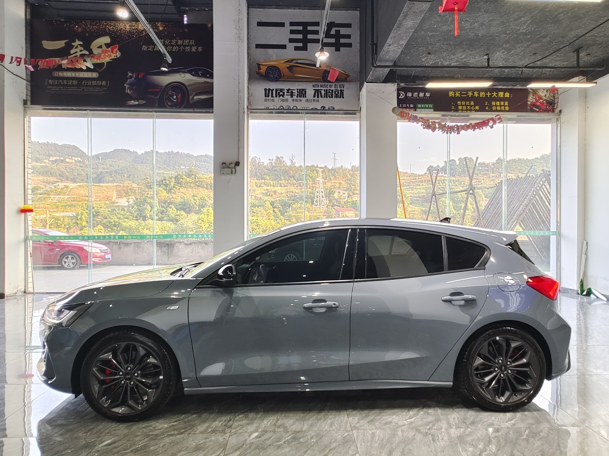 福特 福克斯  2022款 兩廂 EcoBoost 180 自動(dòng)ST Line圖片