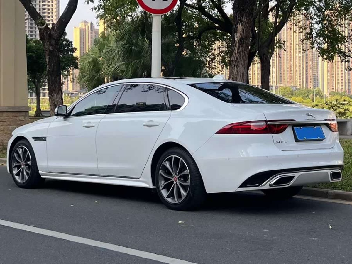 捷豹 XFL  2021款 XFL 2.0T P250 兩驅(qū)精英運(yùn)動版圖片