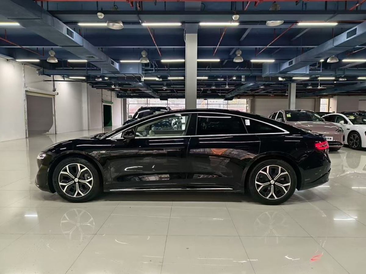 智界汽車(chē) 智界S7  2024款 Pro 后驅(qū)長(zhǎng)航版圖片