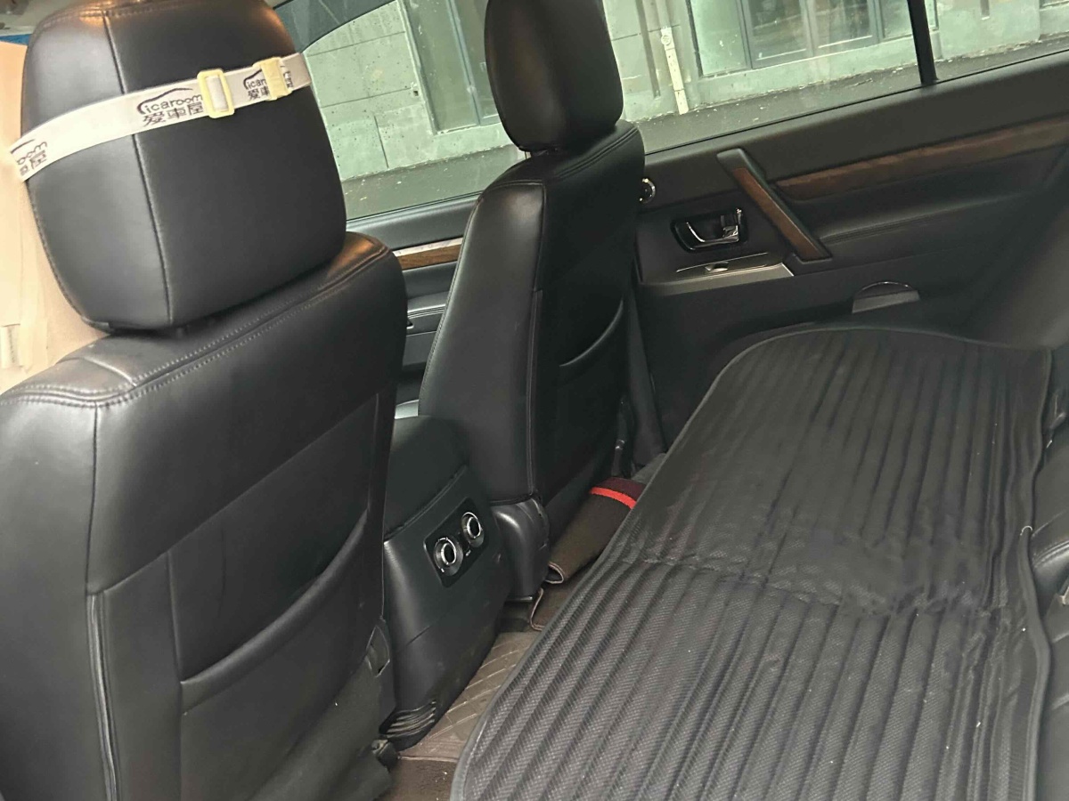 2019年9月三菱 帕杰罗  2019款 3.0L 自动舒适版