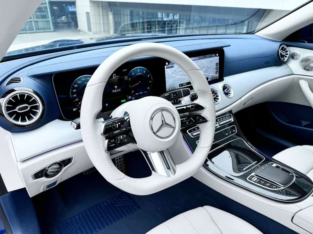 奔馳 奔馳E級(jí)  2021款 改款 E 260 4MATIC 轎跑車圖片