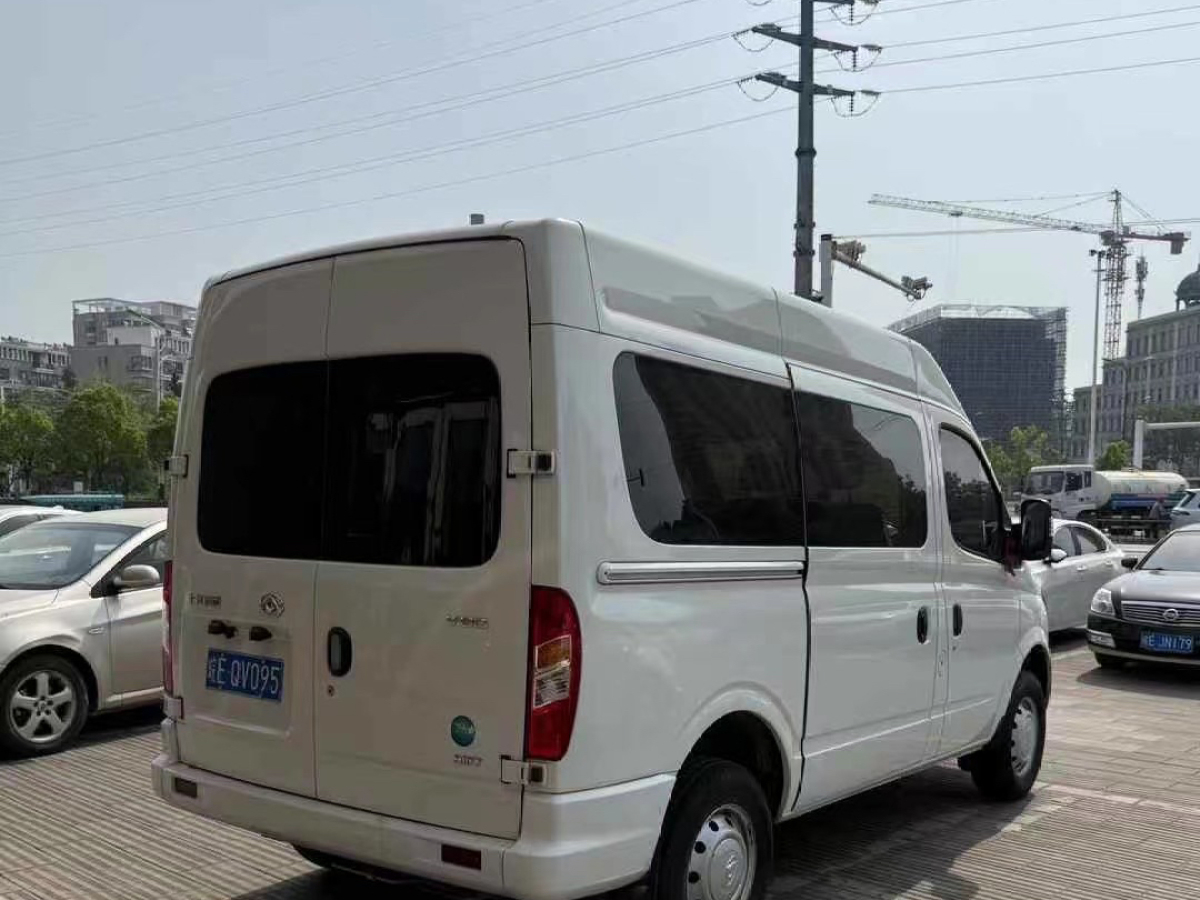 上汽大通 V80  2021款 2.0T PLUS AMT全能王短軸中頂10座圖片