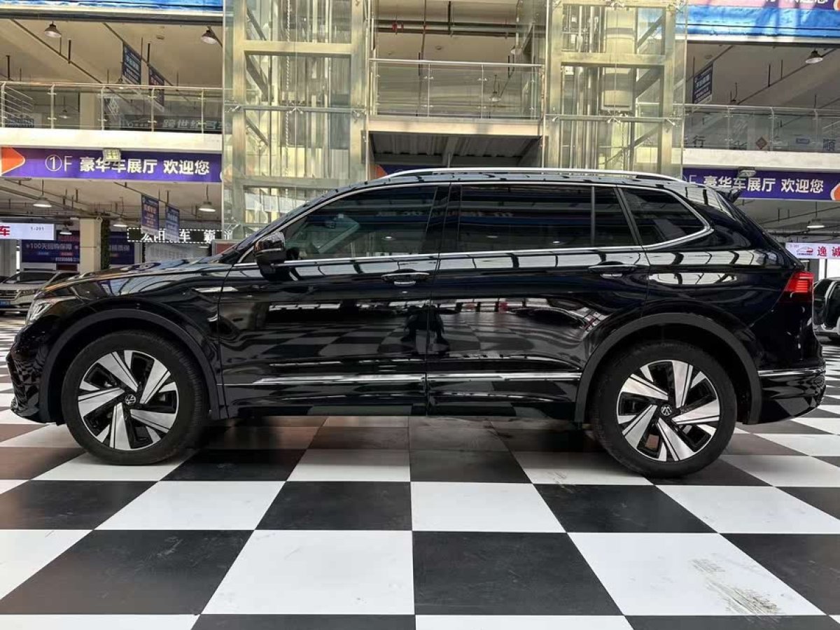 大眾 途觀L  2023款 改款 380TSI 自動四驅R-Line旗艦版7座圖片