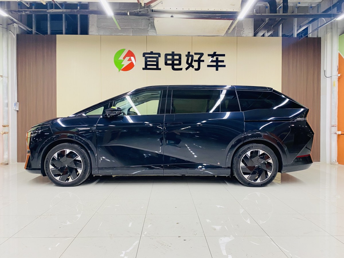 小鵬 小鵬X9  2024款 640四驅(qū)高性能Max圖片