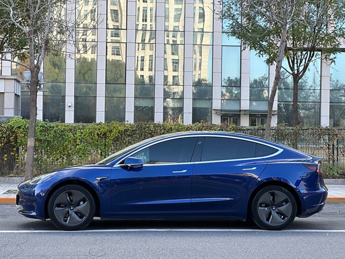 特斯拉 Model 3  2020款 改款 標準續(xù)航后驅升級版圖片