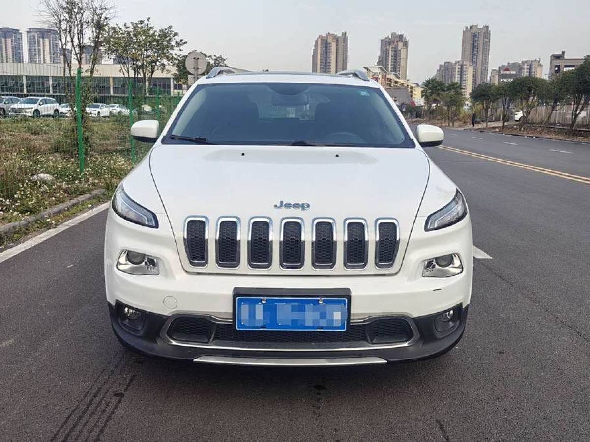 Jeep 自由光  2017款 2.0L 優(yōu)越版圖片