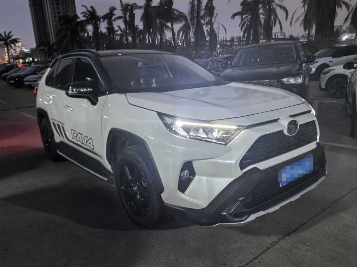 豐田 RAV4  2018款 榮放 2.0L CVT兩驅(qū)風(fēng)尚版圖片