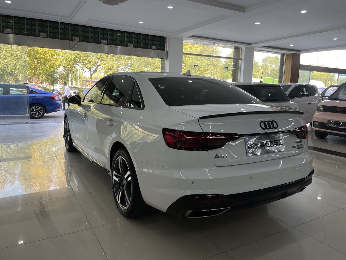 奧迪 奧迪A4L  2022款 40 TFSI 豪華動感型圖片