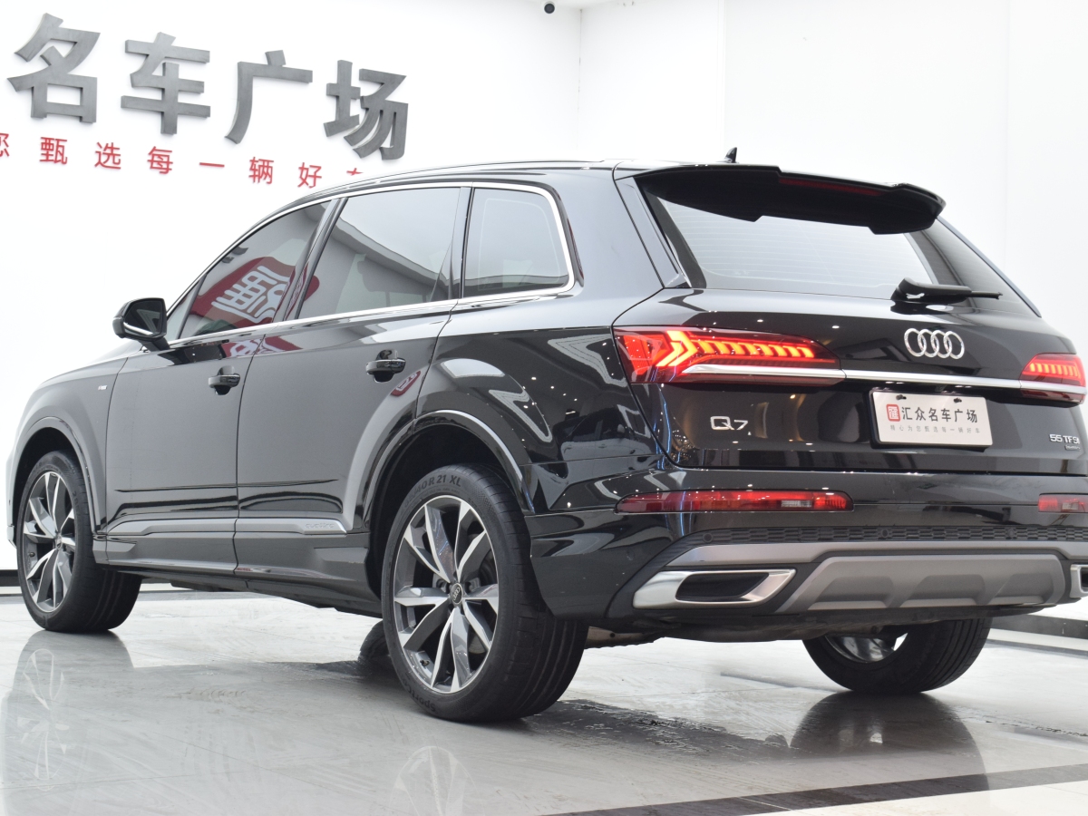 奧迪 奧迪Q7  2023款 55 TFSI quattro S line運(yùn)動(dòng)型圖片