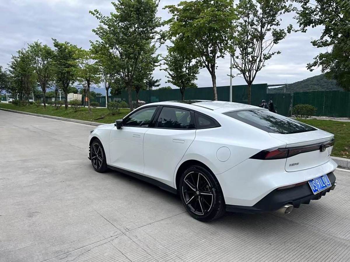 長(zhǎng)安 長(zhǎng)安UNI-V  2022款 1.5T 尊貴型圖片